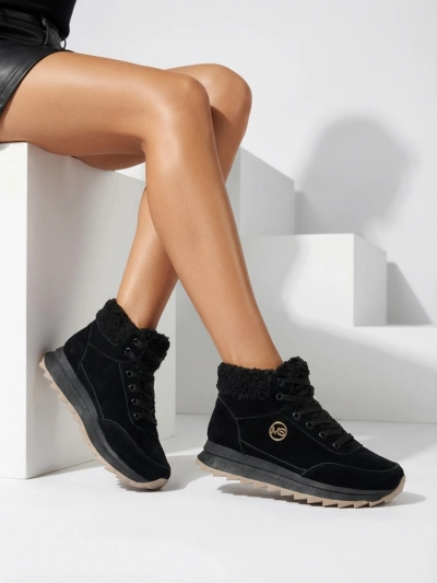 Royalfashion Дамски спортни обувки с изолация в черно Cerrto