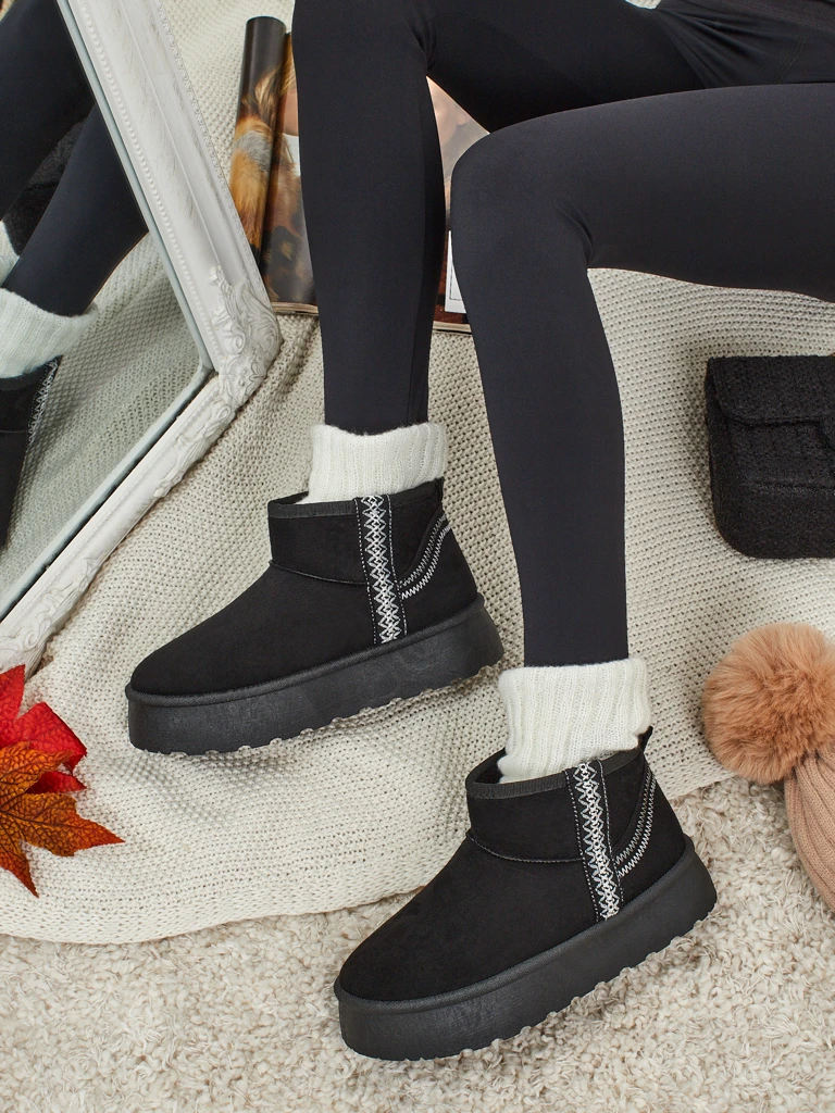 Къси дамски боти а'ла снегоходки Pravel