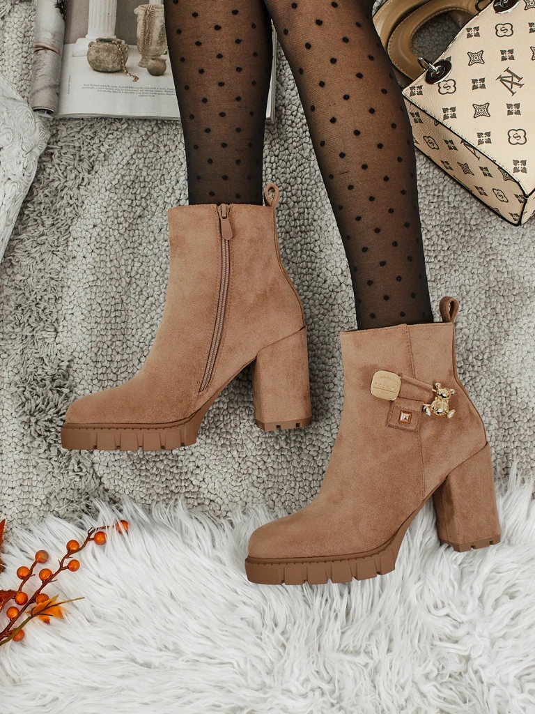 Дамски боти от еко велур на ток Bearr