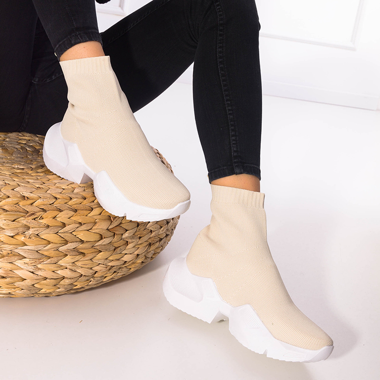 Beżowe damskie wysokie sportowe buty Gohi - Obuwie