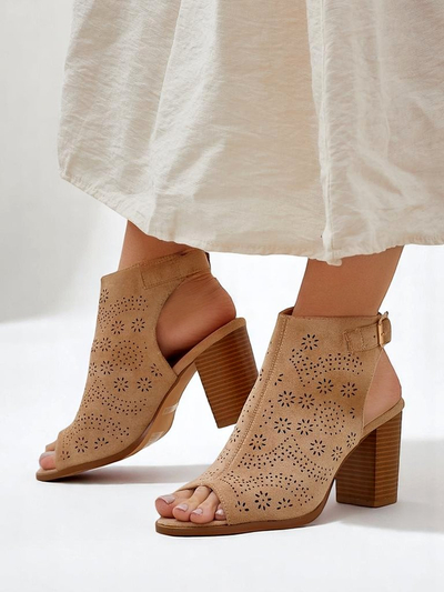 Royalfashion дамски сандали с изрязани елементи и дебел ток Abetle