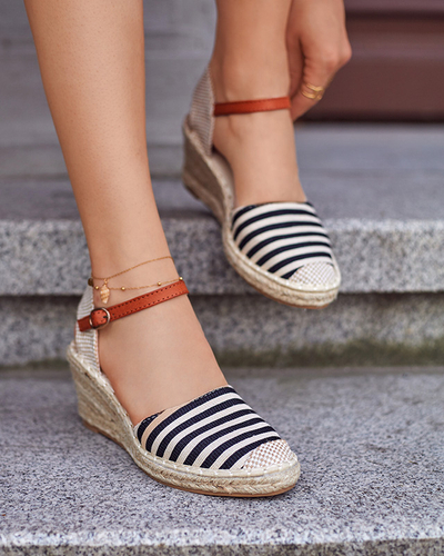 Czarne espadryle damskie w paseczki na koturnie Mecera - Obuwie