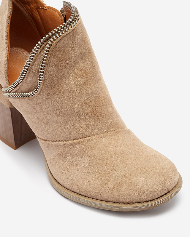 Светло кафяви дамски изолирани боти на кол Mukis - Обувки