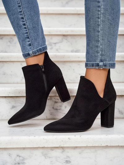 Czarne damskie botki na słupku z wycięciem Alania - Obuwie