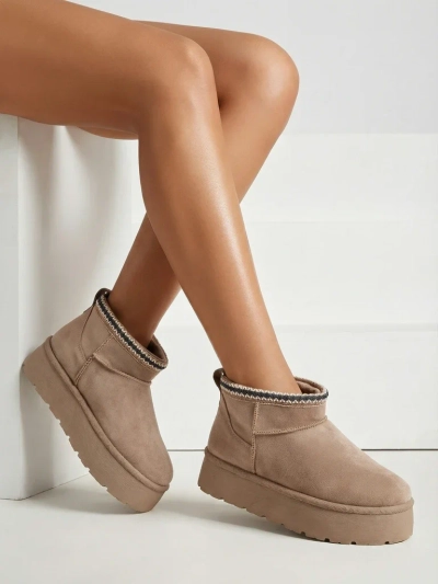 Royalfashion Дамски къси ботуши a'la snow boots Xoalla