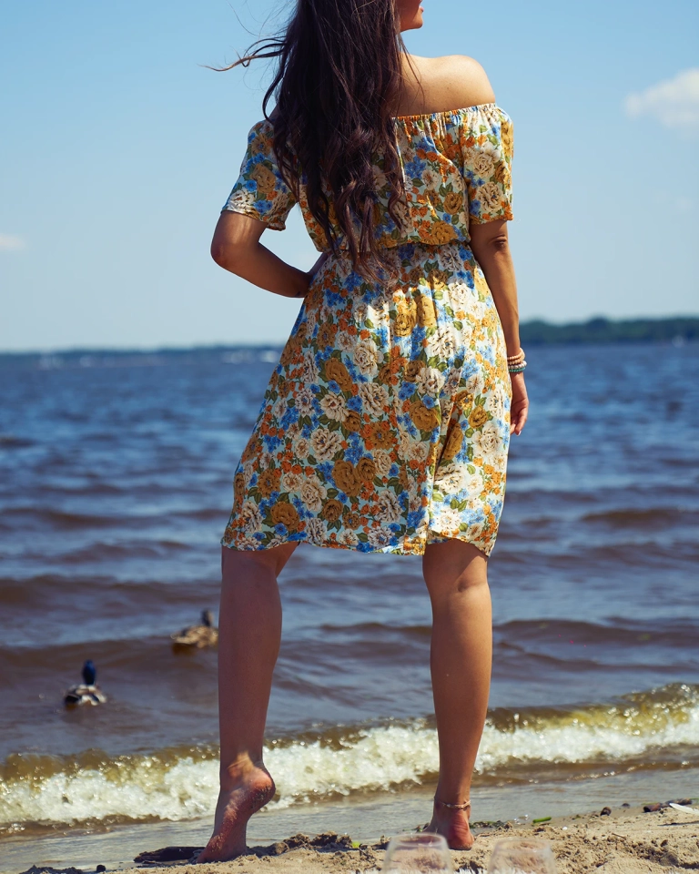 Royalfashion Дамска мини рокля с флорални мотиви a'la hiszpanka в бежово