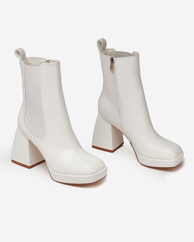 Royalfashion Бели дамски ботуши на токчета Farhera