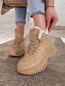 светлокафяв