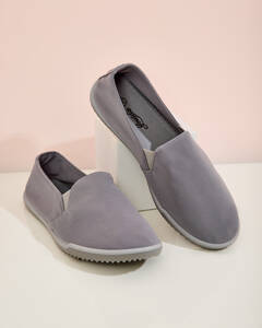 гълъбово сиво