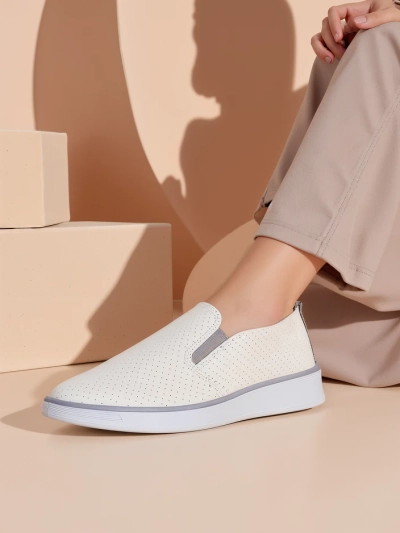 Royalfashion Дамски перфорирани спортни обувки Musio