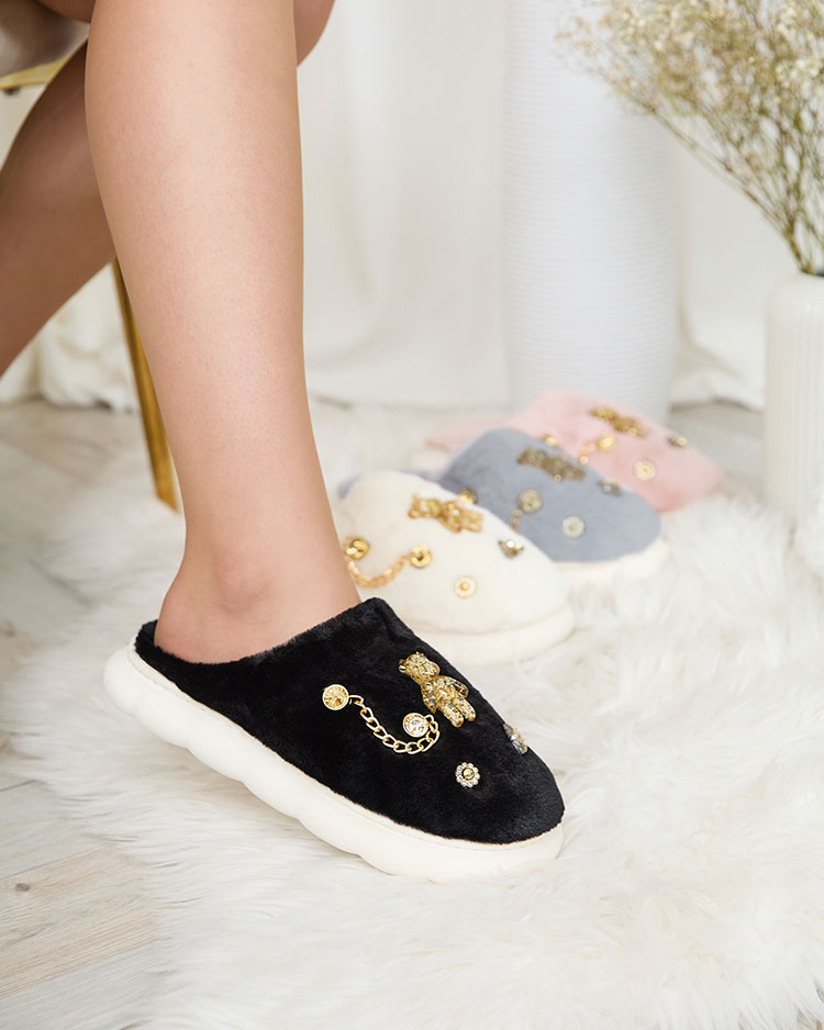 Royalfashion Черни дамски чехли от естествена кожа с орнаменти Erserra