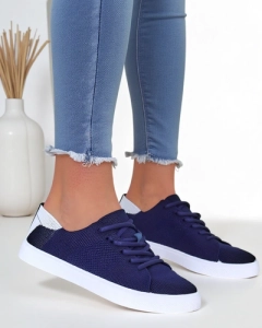 Тъмносиньо