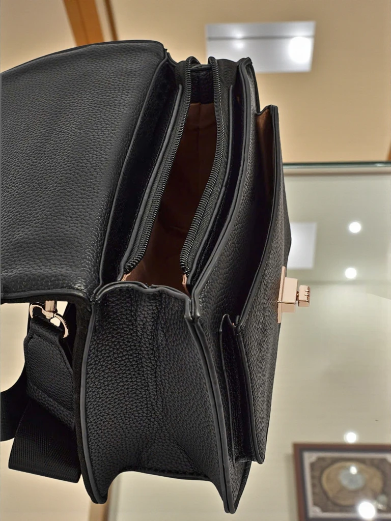 Малка дамска чанта от еко кожа Esmira