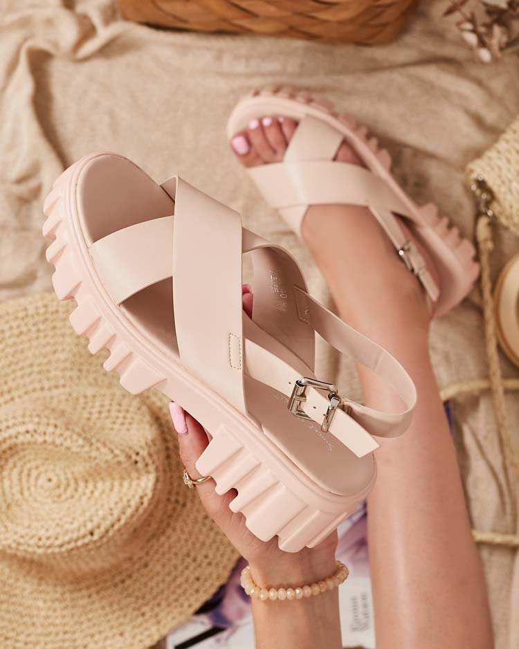 Jasnoróżowe damskie sandały na masywnej podeszwie Otida - Obuwie