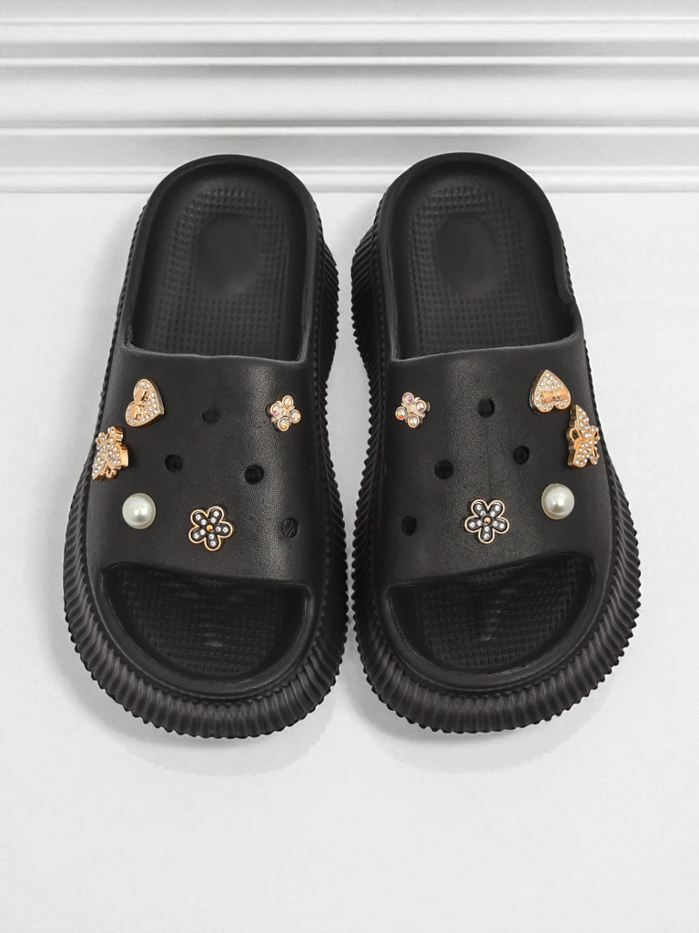 Royalfashion Дамски гумени чехли с декорации Slash Glam