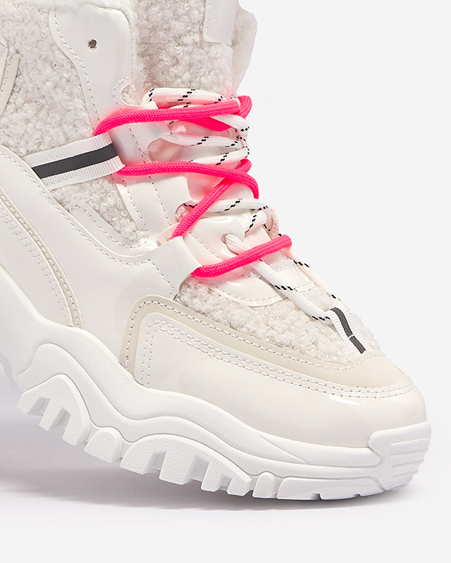 Бели дамски спортни обувки с кожа и неоново розови връзки Sagglo- Footwear