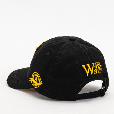 Uniwersalna czapka z daszkiem w kolorze czarnym- Akcesoria