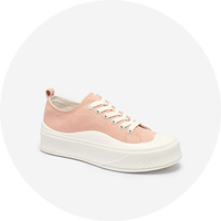 Светло розово || розово