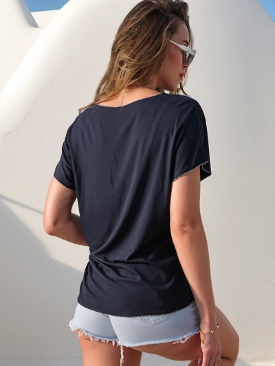Royalfashion Вискозна дамска блуза с къс ръкав и блестящ завършек