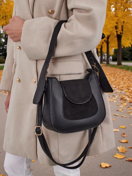 Малка дамска чанта от еко кожа Golden Whisper