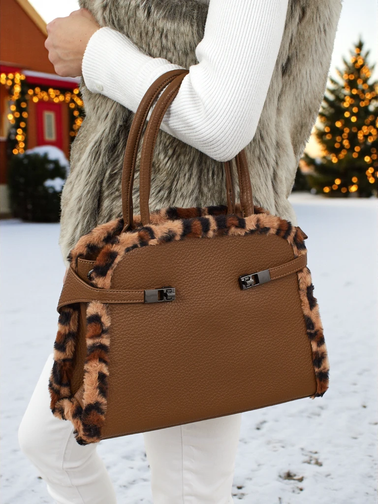 Малка дамска чанта от еко кожа с пантерка Panthory