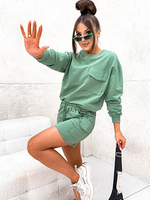 тъмнозелено