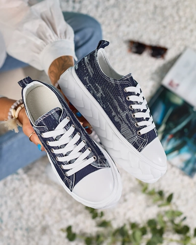 Royalfashion Дамски дънкови маратонки в морско синьо с протрити крачоли Nerolera