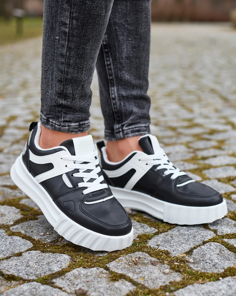 Черни дамски спортни обувки от екокожа с бели вложки Netiris - Обувки