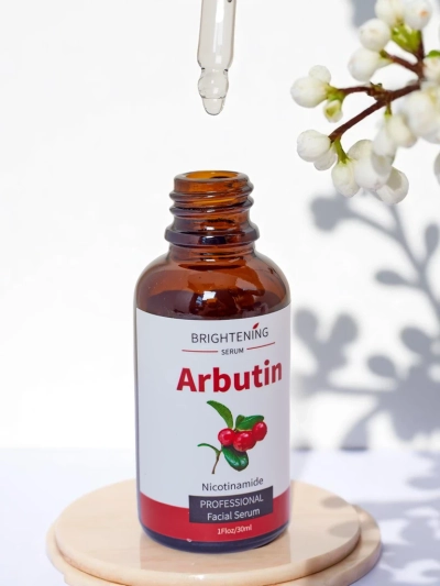 Изсветляващ серум с арбутин и ниацинамиди