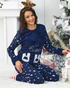 Тъмносиньо