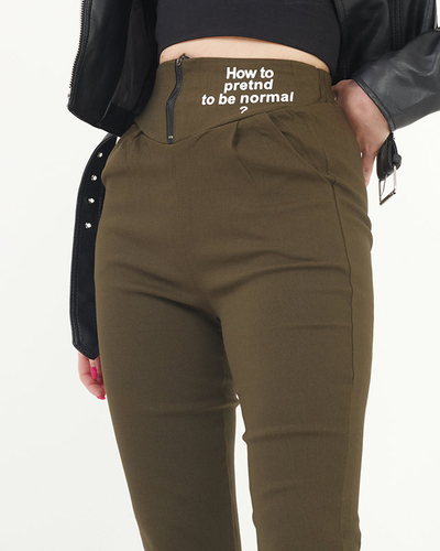 Zielone tregginsy damskie materiałowe z ozdobnymi napisami - Odzież