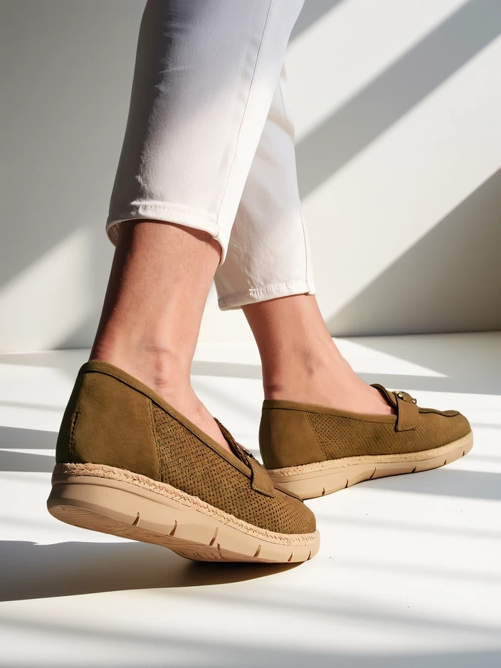 Женски обувки от Royalfashion с декоративен акцент на пръста