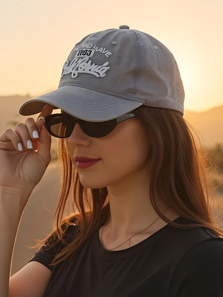 Royalfashion Унисекс шапка с козирка California