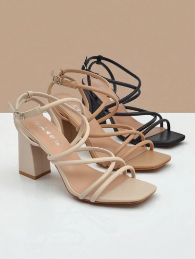 Royalfashion Дамски сандали на дебел ток Elysia