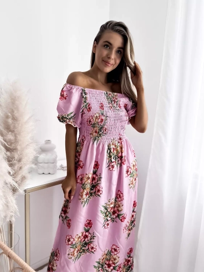 Розова дамска миди рокля с флорален десен - Облекло