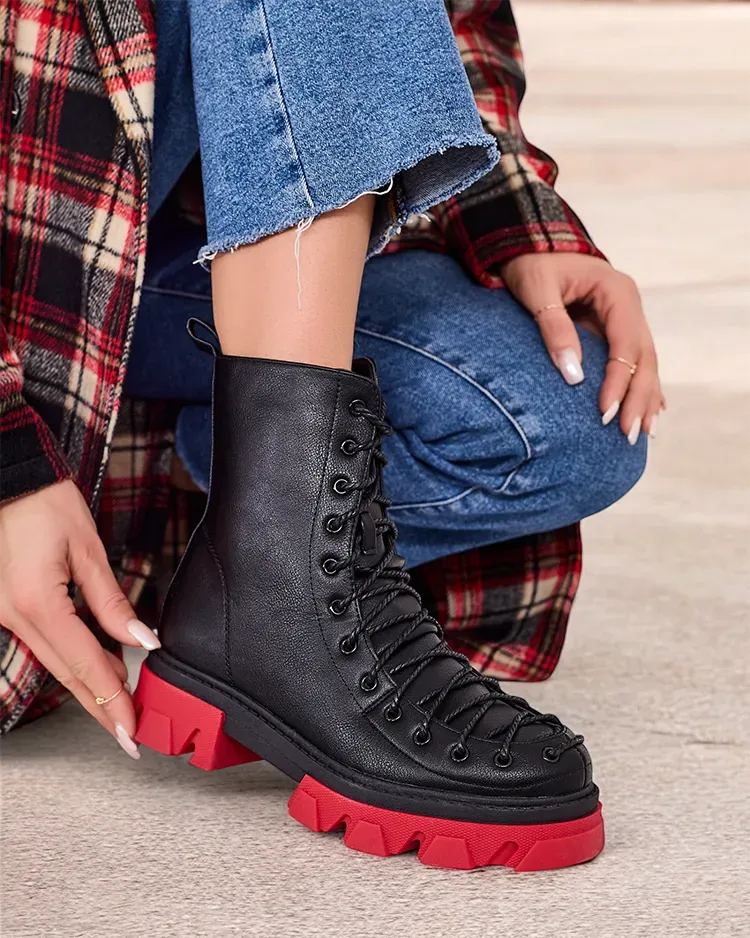 Royalfashion Дамски ботуши с дантела Xorri