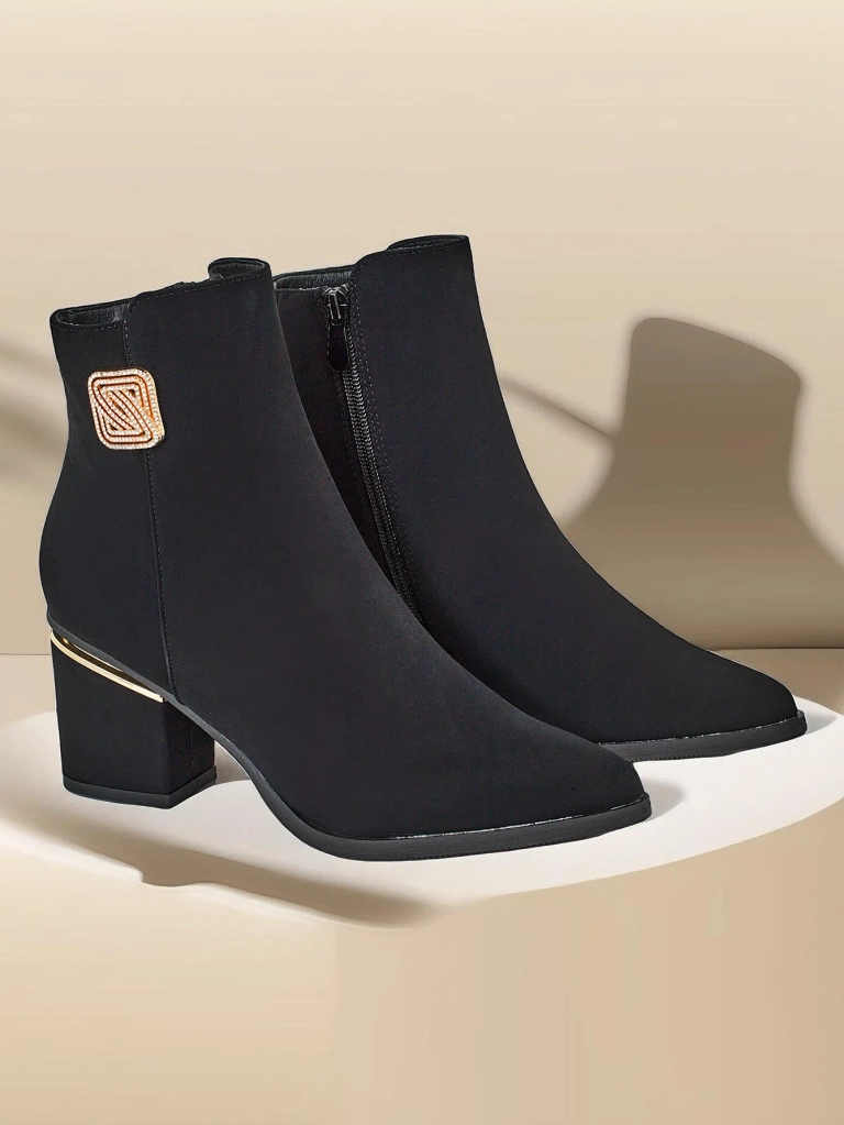 Дамски ботуши на Royalfashion Esolur