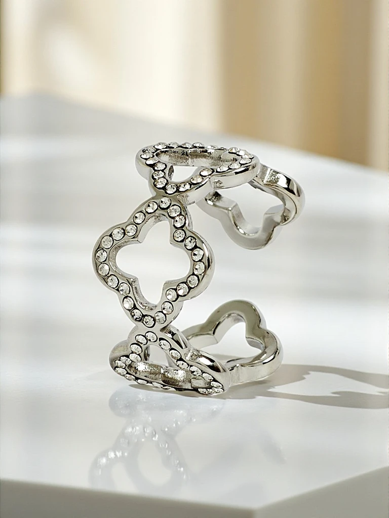 Гривна Ariadne Silverita с кристали – сребърна, геометричен бляскав мотив