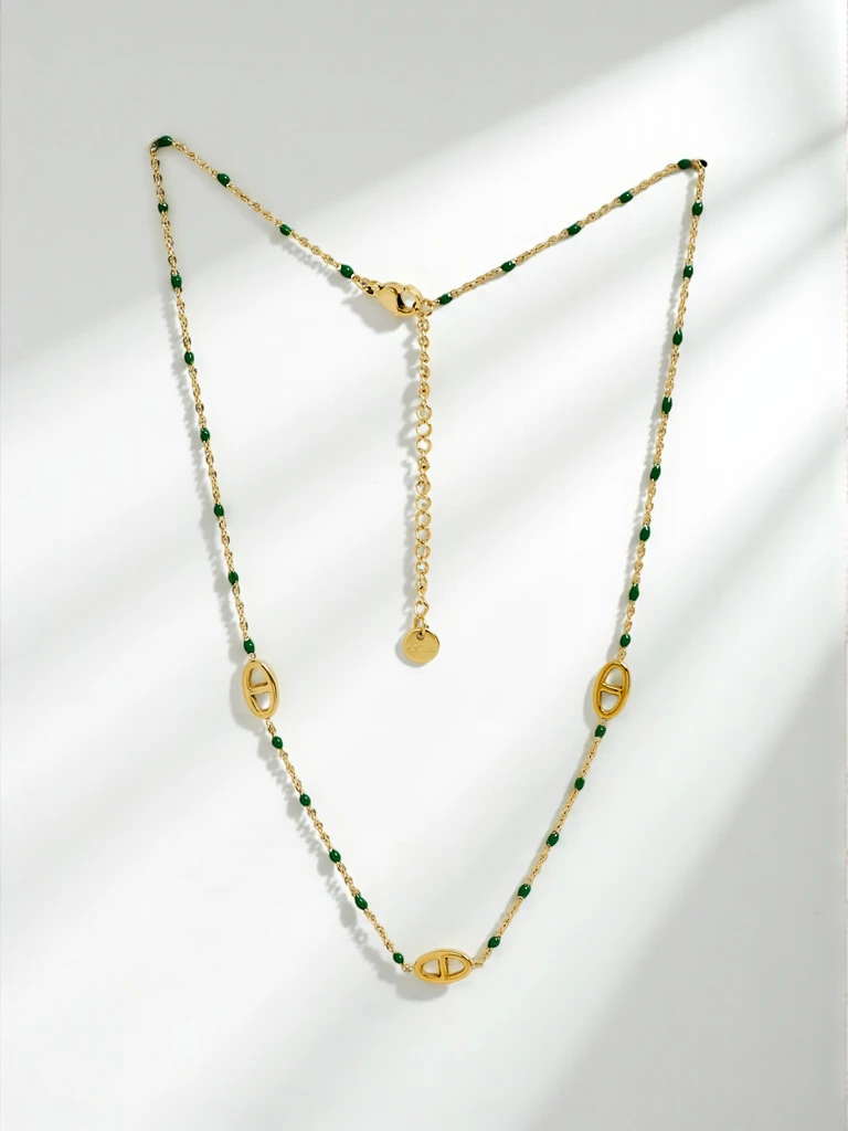 Колие Aurelia Verde – Златни звена със зелени камъни Greca