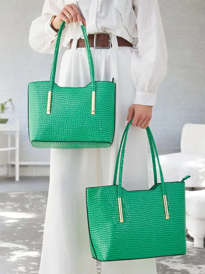 Royalfashion Дамска чанта от двойна патент кожа с релеф