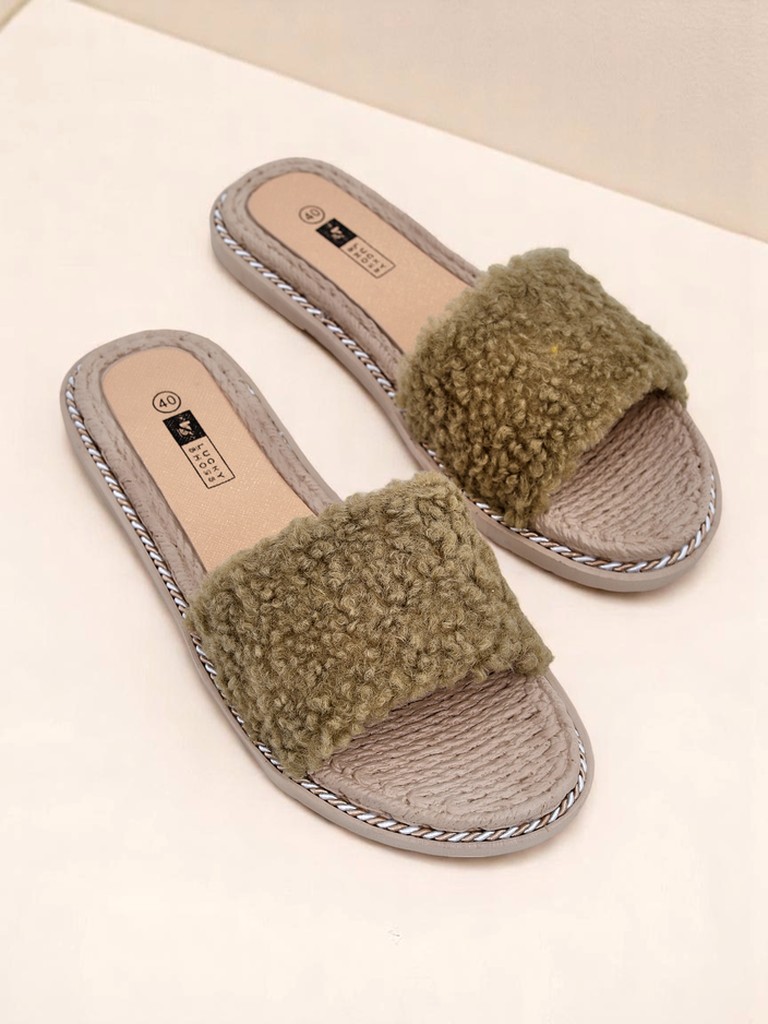 Royalfashion Дамски чехли с кожух Cozy Step