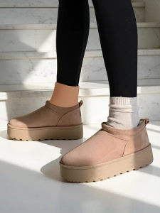 светлокафяв