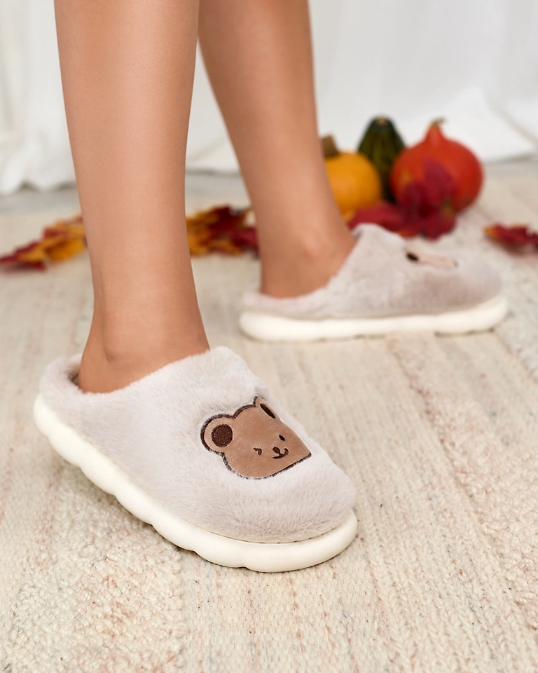 Royalfashion Светлосиви дамски чехли от естествена кожа с мече Hettres