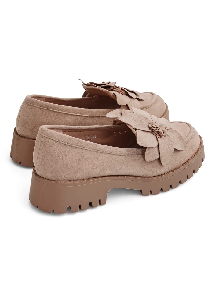 Royalfashion Еко велур дамски мокасини с цвете Floverse