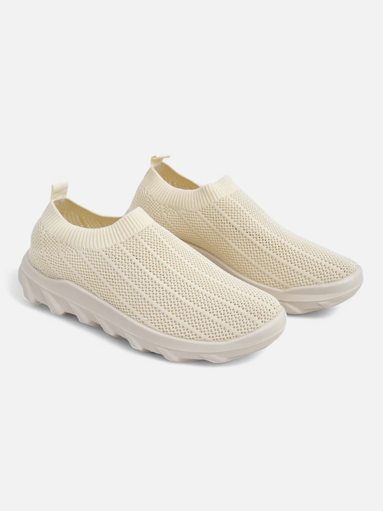 Дамски слипони Arete Бежови, дишащи сникърси от плат