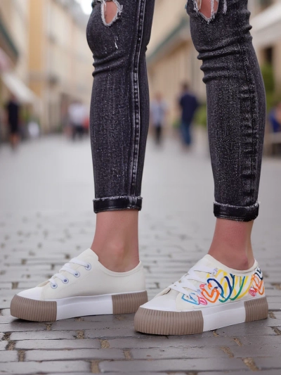 Royalfashion дамски кецове с принт на сърца Sercess