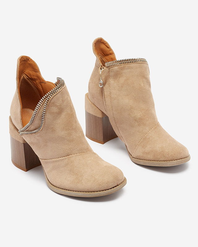 Светло кафяви дамски изолирани боти на кол Mukis - Обувки