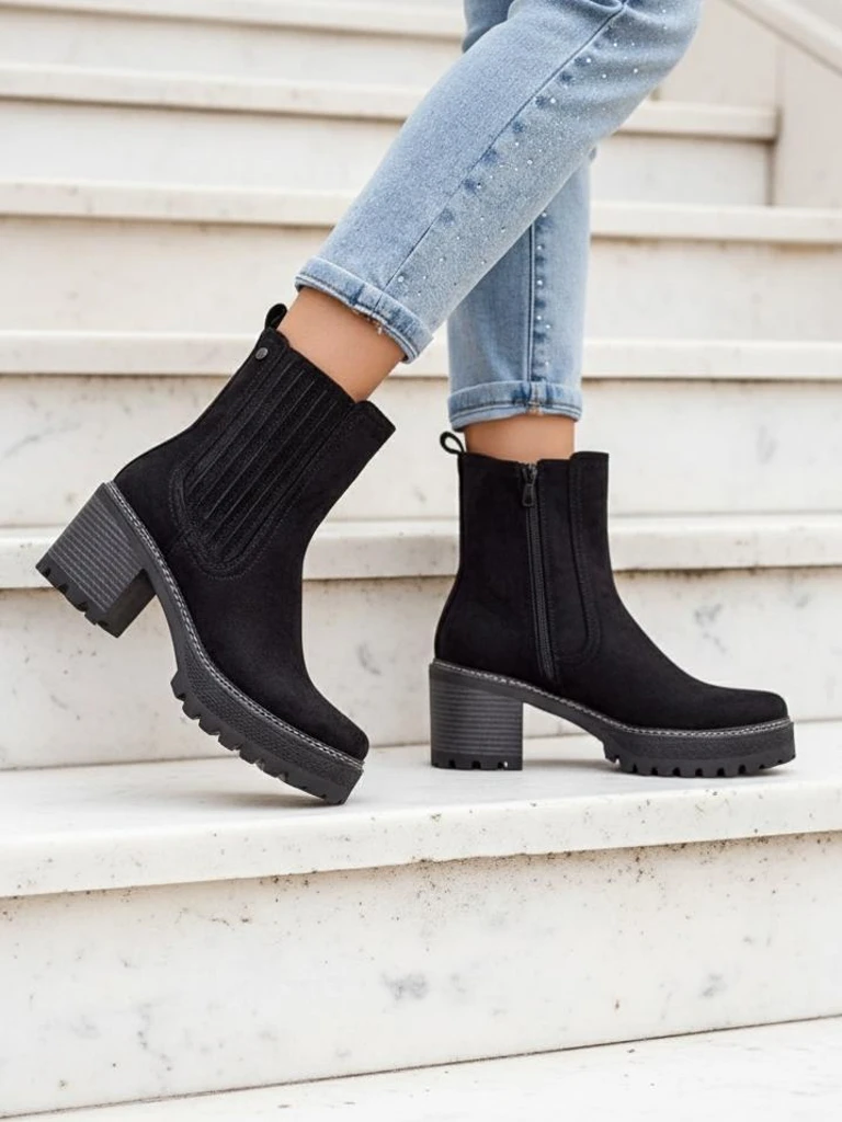 Дамски ботуши от еко велур на Royalfashion в публикация от Segiag