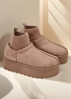 светлокафяв