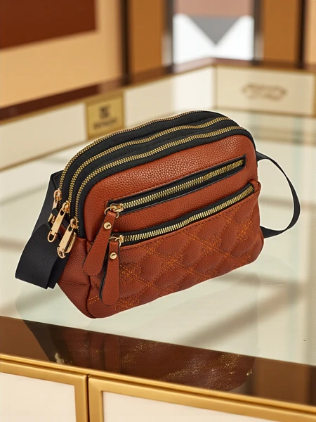 Малка дамска чанта от еко кожа Ebony Glow